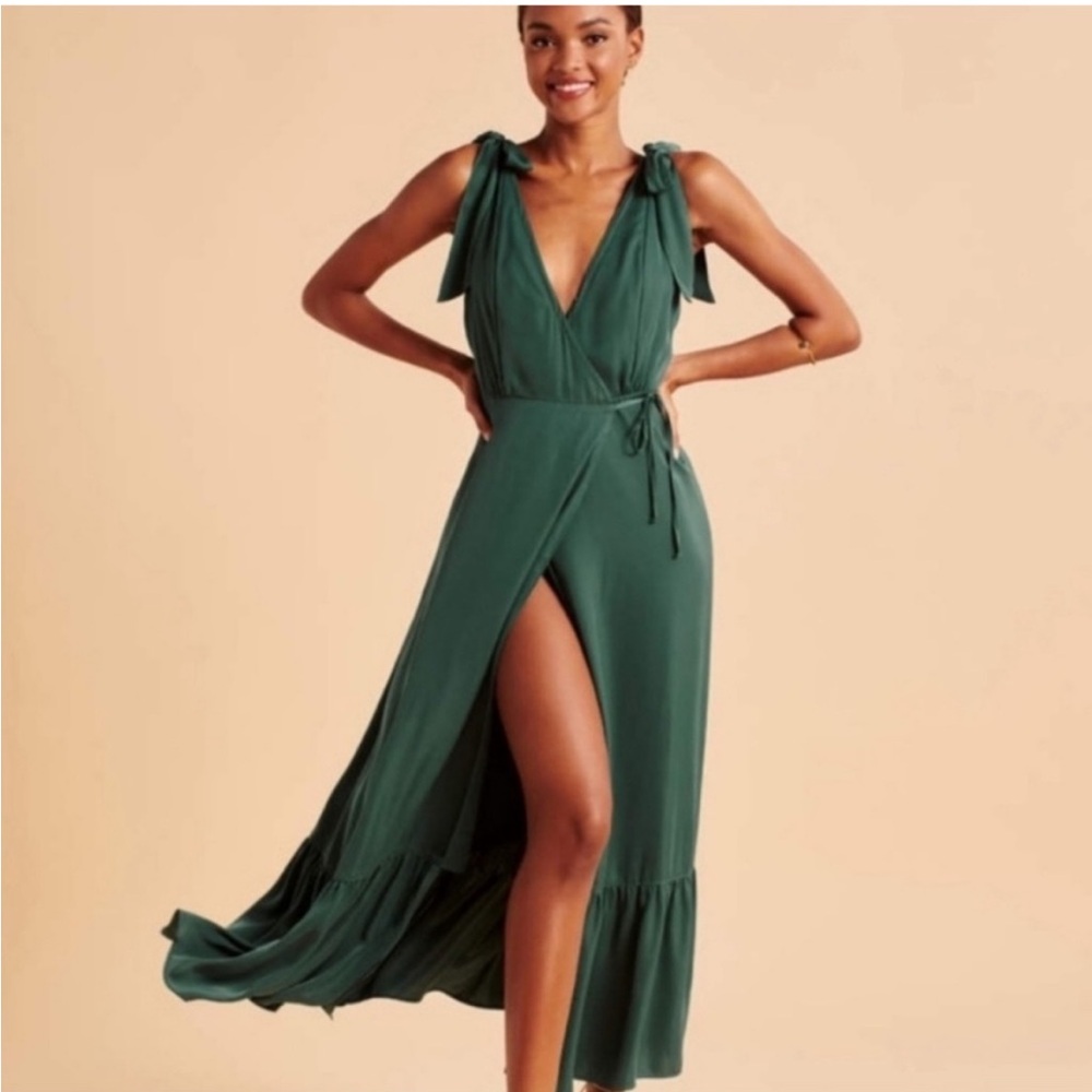 Tie shoulder green wrap dress with ruffle Abercrombie size small.